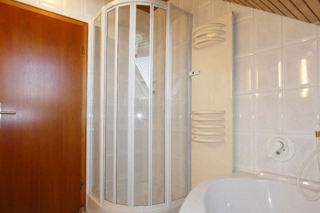 Badezimmer Ansicht 2