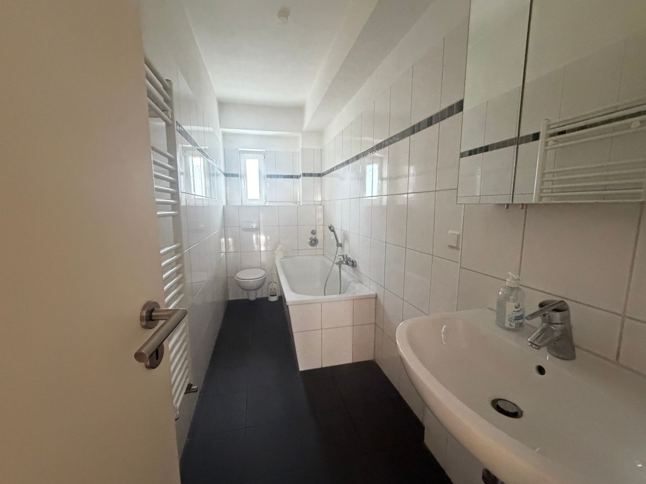 Attraktive 2-Zimmer-Wohnung mit Einbauküche - Photo 3