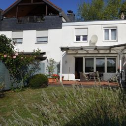 Ein Haus zum Ankommen – Reihenmittelhaus mit Garten & Garagen in Köln – Lindweiler!