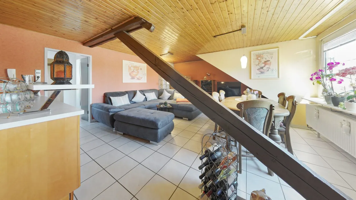 Über den Dächern der Stadt: Lichtdurchflutete 3-Zimmer Wohnung mit Weitblick und Charme auf 67m² WFL