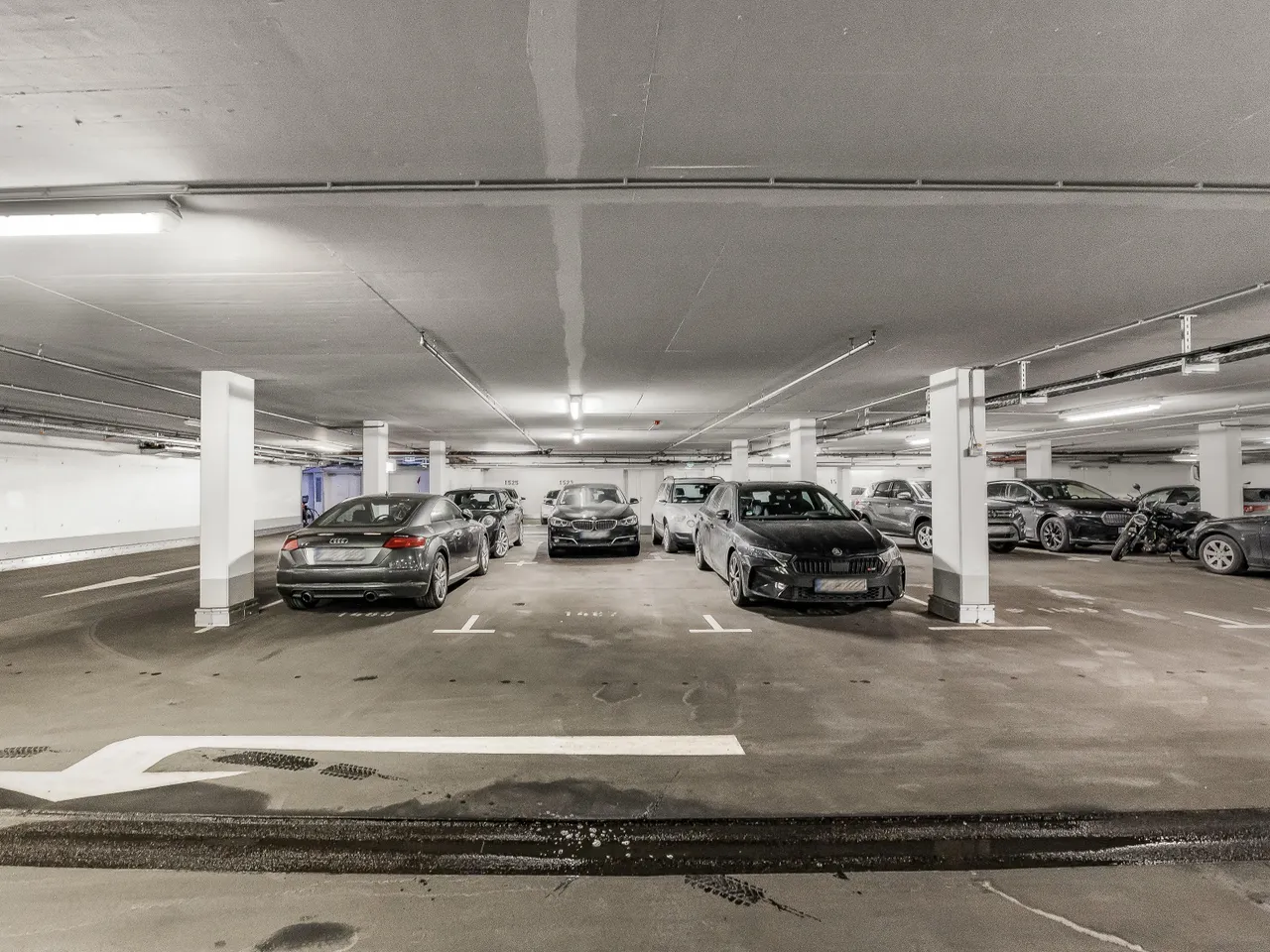 Tiefgaragenstellplatz