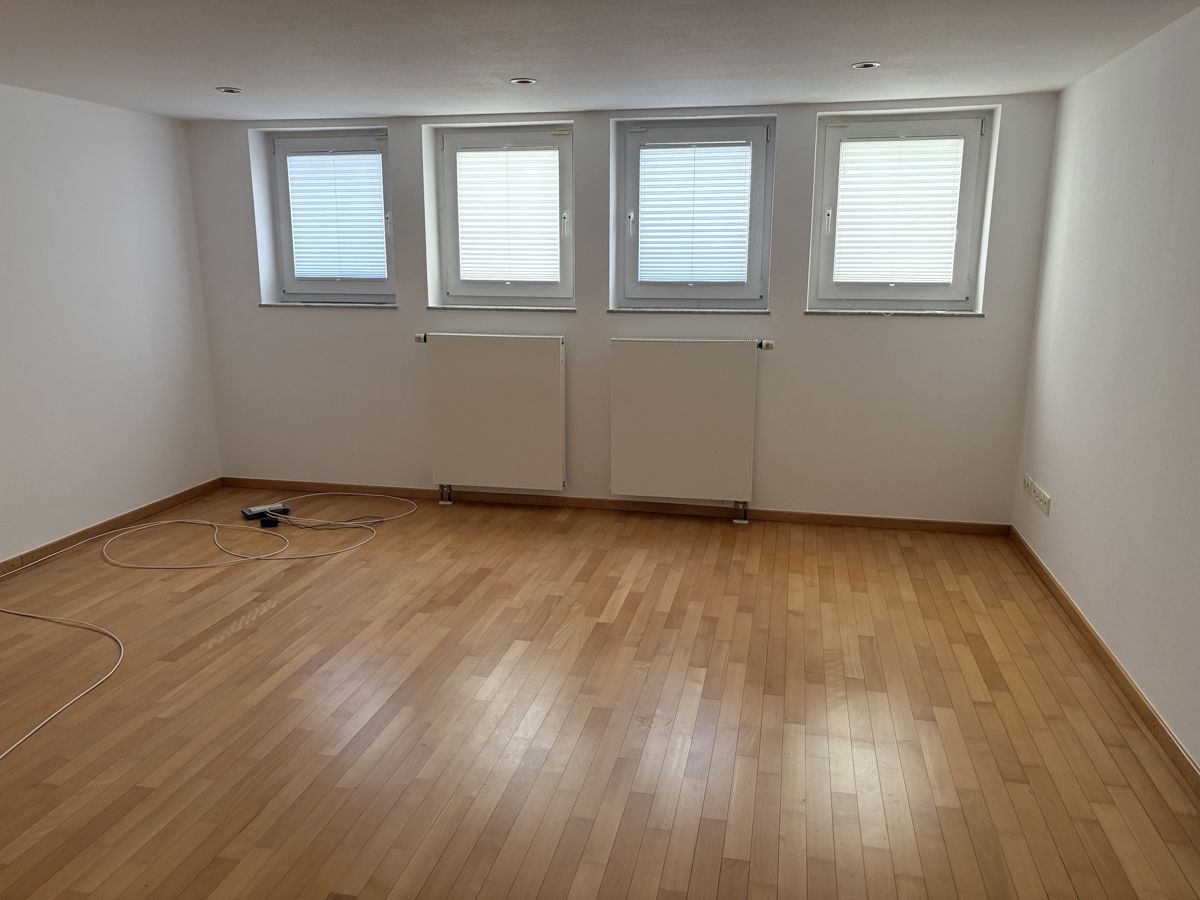 Das Büro im Keller