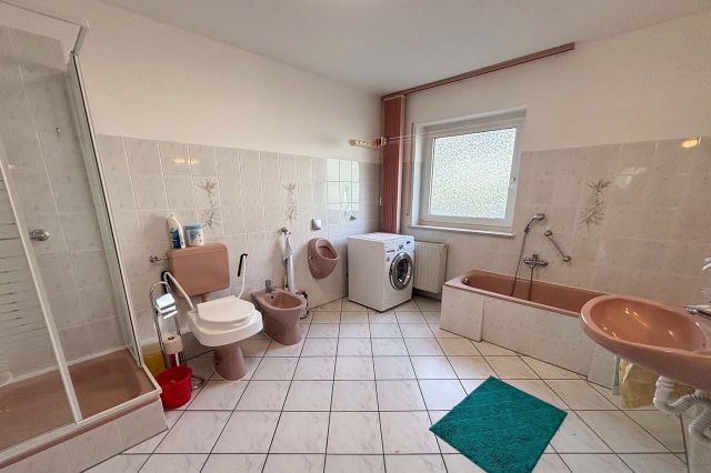 Badezimmer EG
