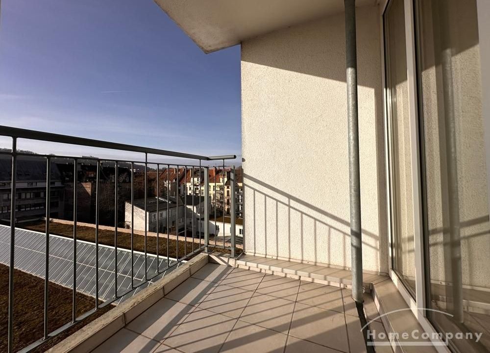 Balkon mit Blick &uuml;ber die D&auml;cher