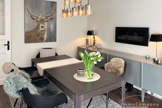 Außergewöhnlich hochwertig renovierte Altbauwohnung in erstklassiger Wohnlage in Hamburg Winterhude