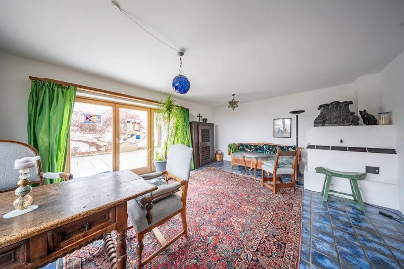 Erdgeschoss Wohnung 1 - Wohnzimmer mit Zugang Terrasse