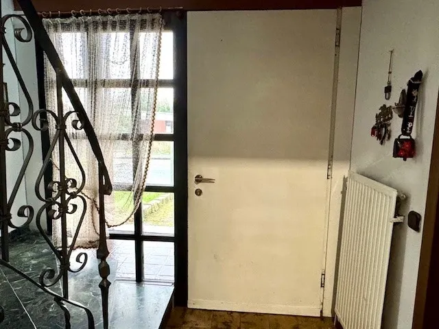 Diele mit Aufgang zur zweiten Wohnung