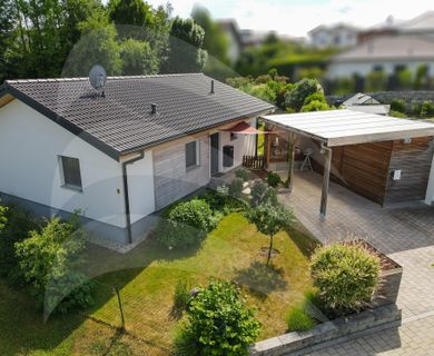 Moderner & hochwertiger Bungalow mit liebevoll gestaltetem Garten und nachhaltigem Energiekonzept