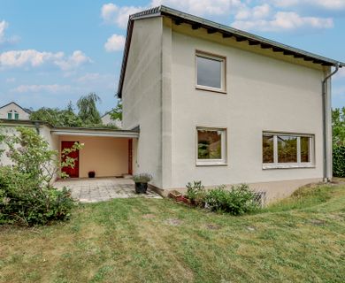 Einfamilienhaus mit Garten, Terrasse und Garage in Bonn-Niederholtorf