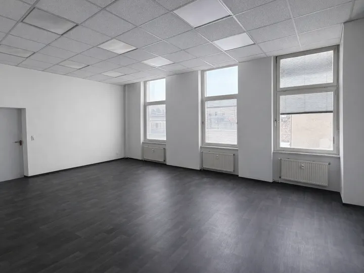 Gewerbefläche im Hinterhof von Steglitz – provisionsfrei zu mieten !