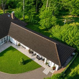 Zwei Häuser auf 6.500 m² Privatgrundstück – Wohnen, Arbeiten und Vermieten unter einem Dach