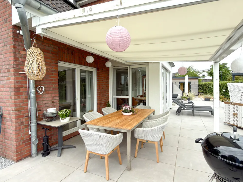Terrasse mit Überdachung