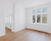 Schlafzimmer mit Verbindungstür