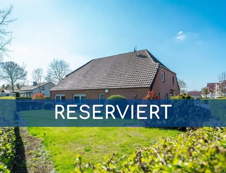 – R E S E R V I E R T – Freistehendes Wohnhaus mit Ausbaupotential, großem Grundstück und großer Garage in Goch