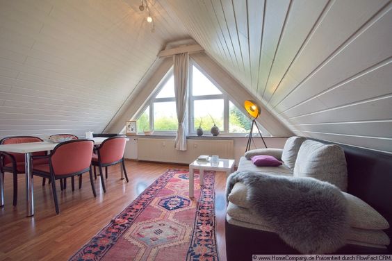 Schöne Wohnung im Dortmunder-Süden mit Waldblick aus dem Schlafzimmer.