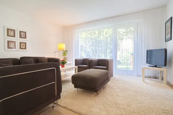 Generously proportioned, homely ground floor family apartment with separate entrance and garden terrace, within walking distance of Ruhr University