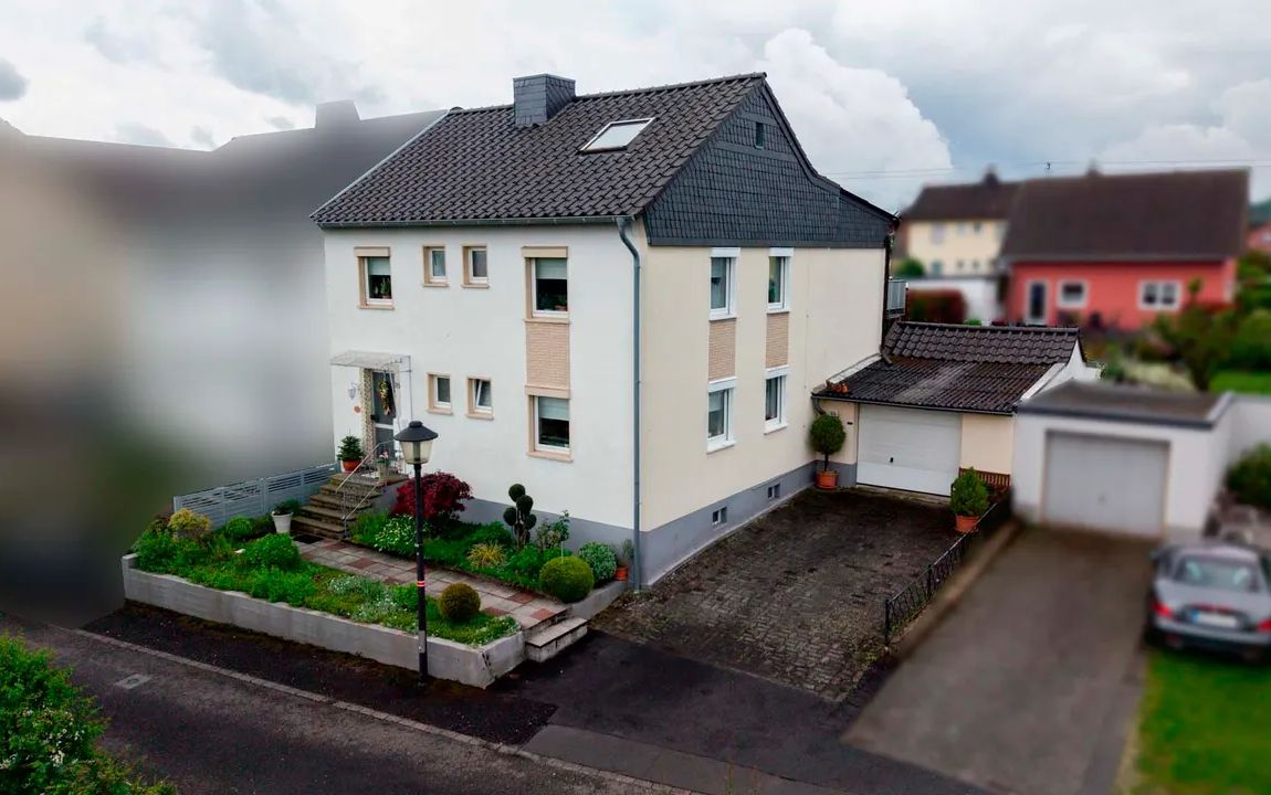 Gepflegte Doppelhaushälfte mit Platz für zwei Familien in ruhiger Wohnlage von Hennef