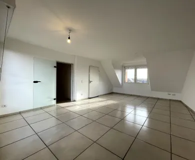 GROßZÜGIGE 3-ZIMMER WOHNUNG MIT BALKON IN KORSCHENBROICH ZU MIETEN!