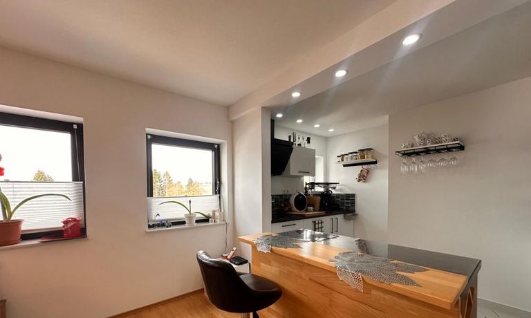 Offene K&uuml;che mit Insel