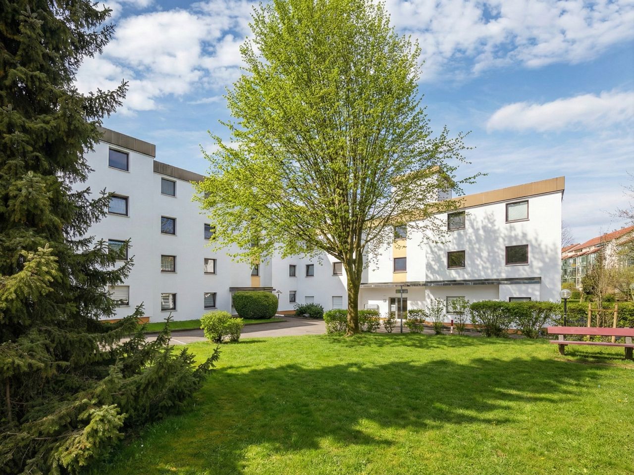 Außenansicht im Frühling