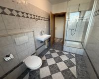 Badezimmer mit Dusche