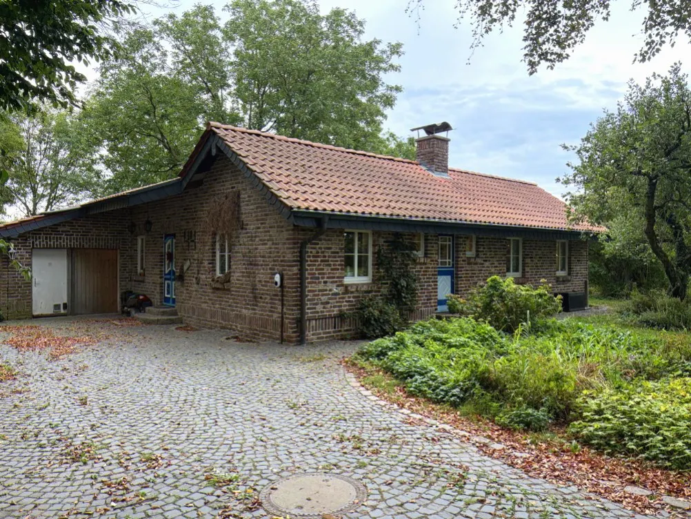 Was für eine Lage - allein zwischen Moers-Kapellen, Niep, Tönisberg und Krefeld!