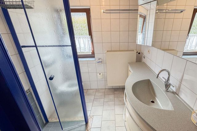 Tageslichtbad mit Dusche und WC