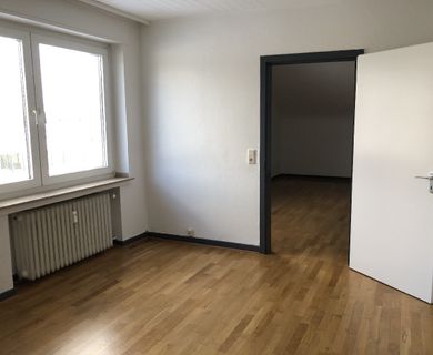 Schöne geräumige 2-Zimmer im Dachgeschoss einer Jugendstilvilla - Foto 4