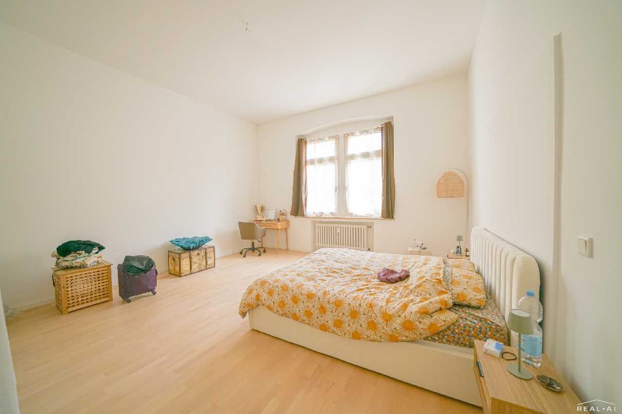 Stilvolle 3-Zimmer-Altbauwohnung in zentraler Lage von Pempelfort mit EBK - Photo 2