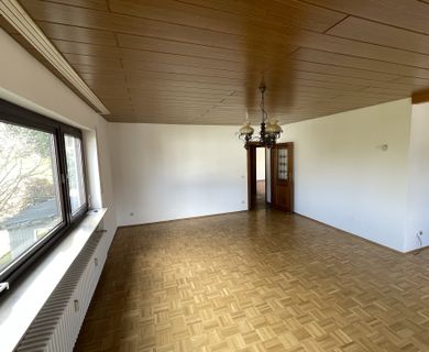 Großzügige Erdgeschosswohnung mit separatem Appartement in Ittenbach - Foto 1