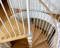 Wendeltreppe nach unten