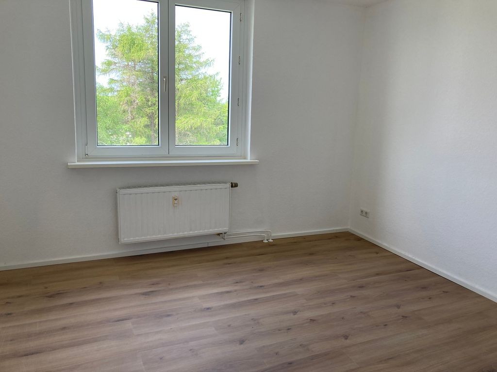 Frisch sanierte 4 Zimmerwohnung mit Balkon, Einbauküche und Keller - Foto 2