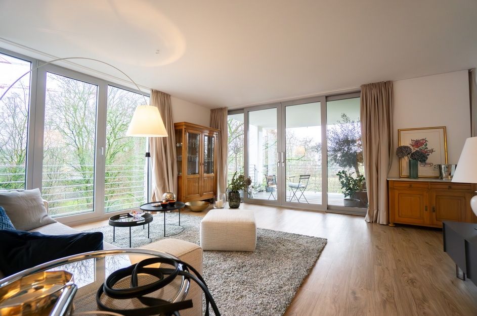Düsseldorf-Oberkassel: Exklusives Wohnen in Oberkassel - Großzügige Traumwohnung mit Blick ins Grüne