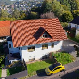 Gepflegtes Einfamilienhaus mit vermieteter ELW auf Erbpachtgrundstück in Randlage von Windeck-Rosbach!