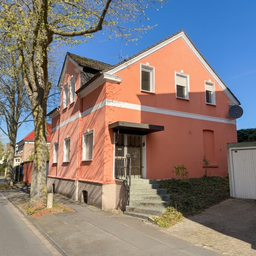Kurbad-Villa mit Kamin, Terrasse, Keller, Garten, Garage und Gartenhaus