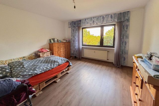 Schlafzimmer KG