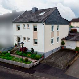 Gepflegte Doppelhaushälfte mit Platz für zwei Familien in ruhiger Wohnlage von Hennef