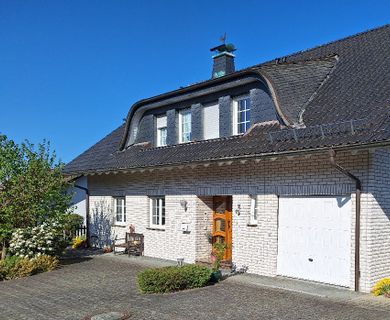 Exklusives Einfamilienhaus mit Weitblick, großzügigem Raumangebot und perfektem Zustand