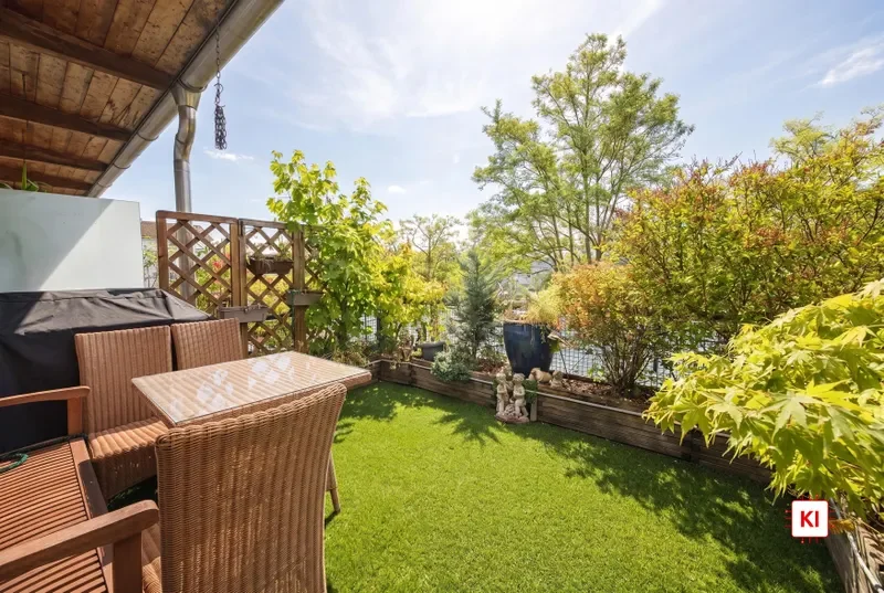 KI-generiert: Dachterrasse