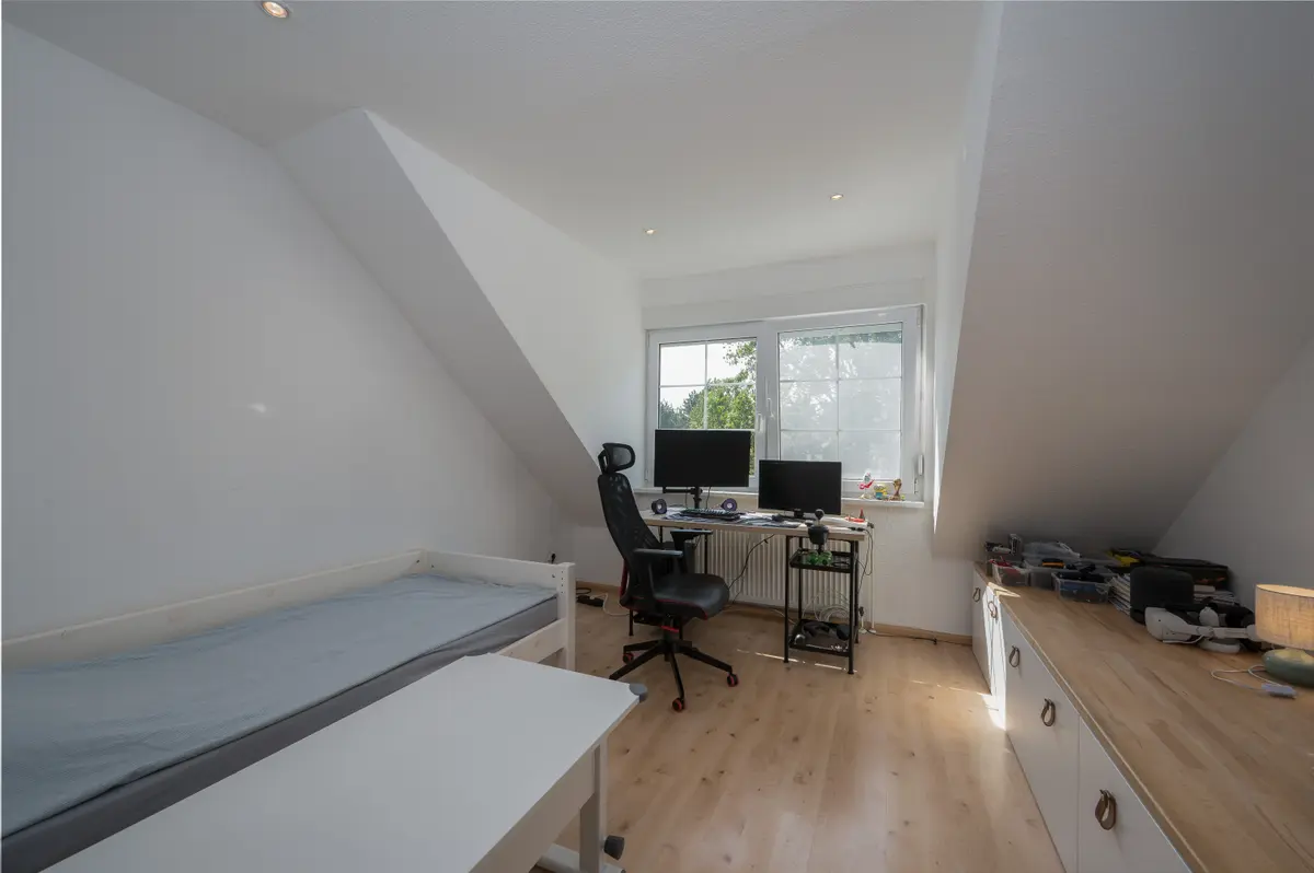 Schlafzimmer 1