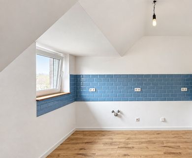 MODERNE 2-ZIMMER DACHGESCHOSSWOHNUNG IN ZENTRALER LAGE ZU MIETEN! - Photo 2