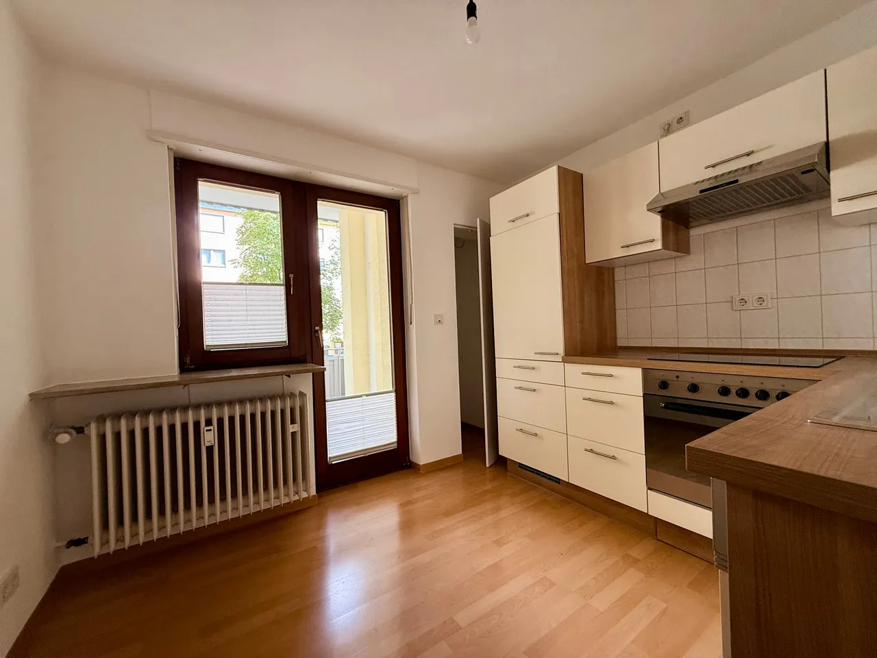 MA – Oststadt – frisch renovierte 2 ZKD/Balkon-Wohnung - Photo 3