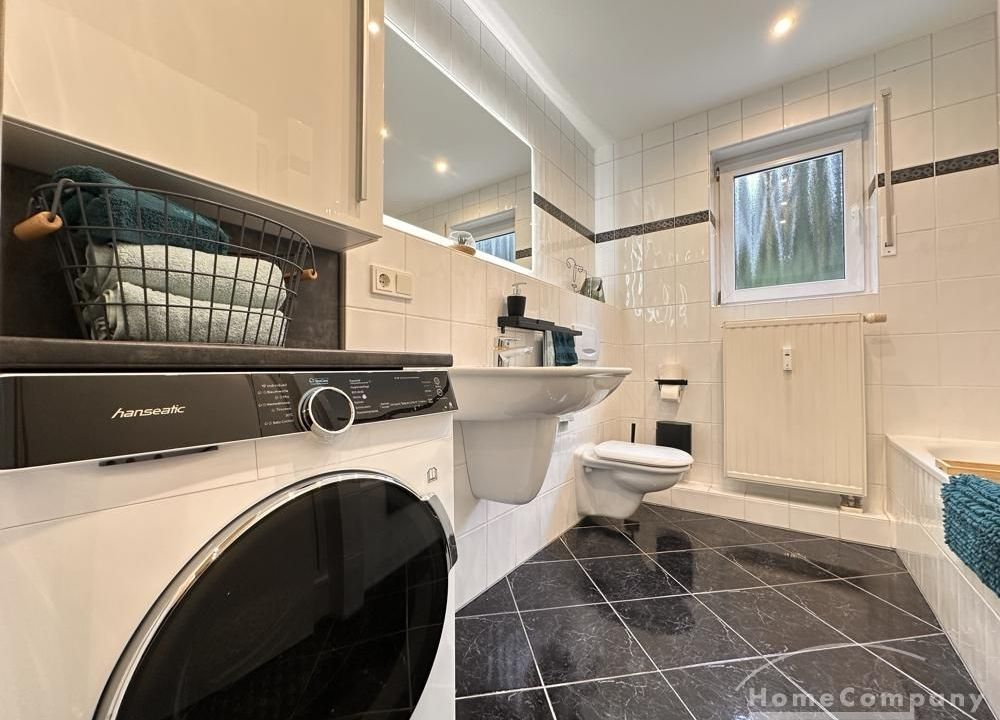 Bad mit Wasch-Trockener