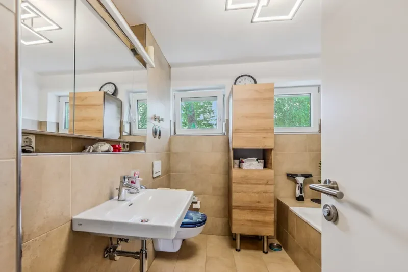 Badezimmer im OG