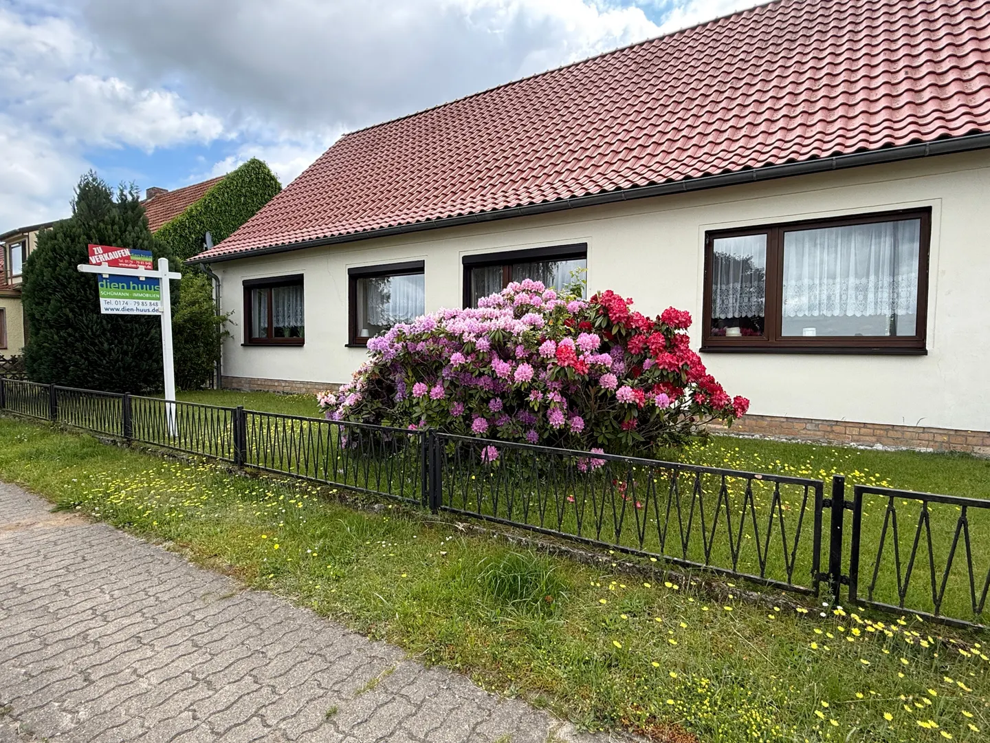 Einfamilienhaus in Warnow mit großem Grundstück und Einliegerwohnung
