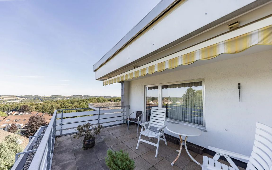 Ganz oben beginnt das Besondere: Penthouse-Wohnung mit Dachterasse und zwei Loggien