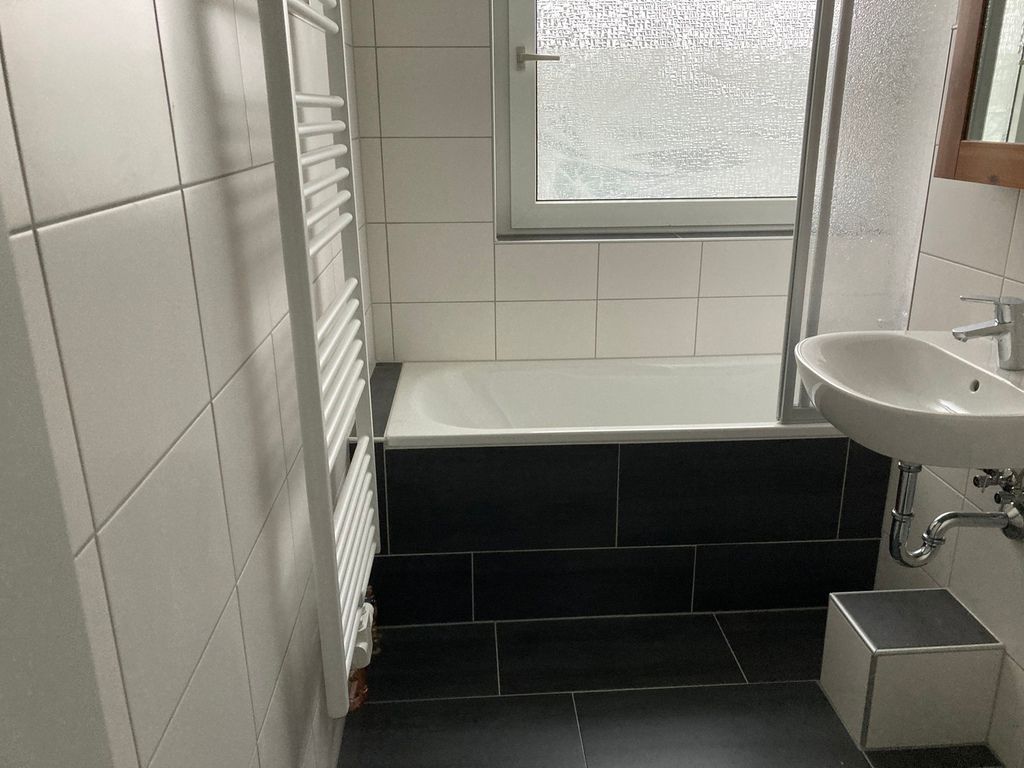Frisch sanierte Wohnung mit Balkon & Küche zu vermieten - Photo 4