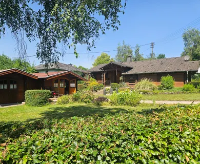 Steinhauer Holzblockhaus mit Teilkeller und Gartenhaus als Festwohnsitz in 57632 Burglahr!