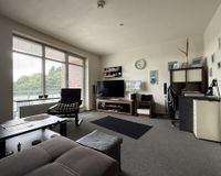Helles Wohn-/Schlafzimmer