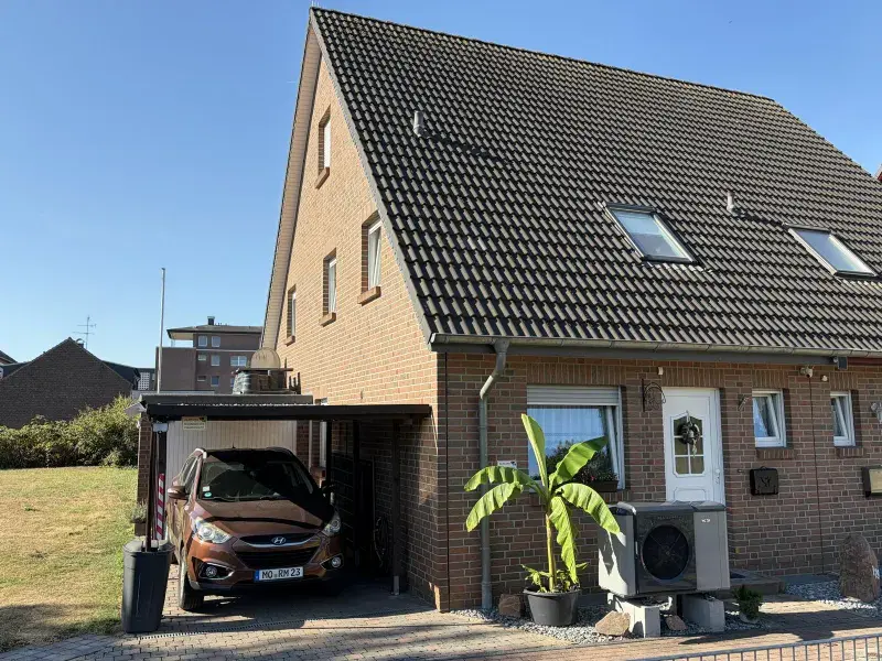 Moderne Doppelhaushälfte mit A+-Energieeffizienz in ruhiger Lage von Moers-Repel